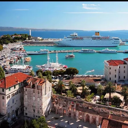 Center Lucia -split Center- Apartamento *