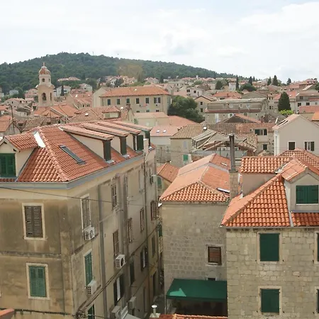 Center Lucia Split