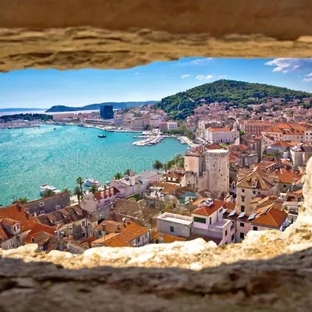 Center Lucia * Split