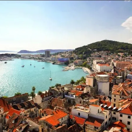 Center Lucia -split Center- Apartment *